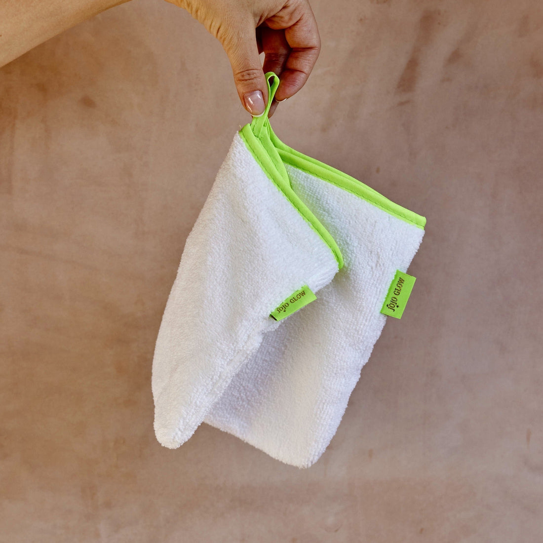The Cleansing Mitts